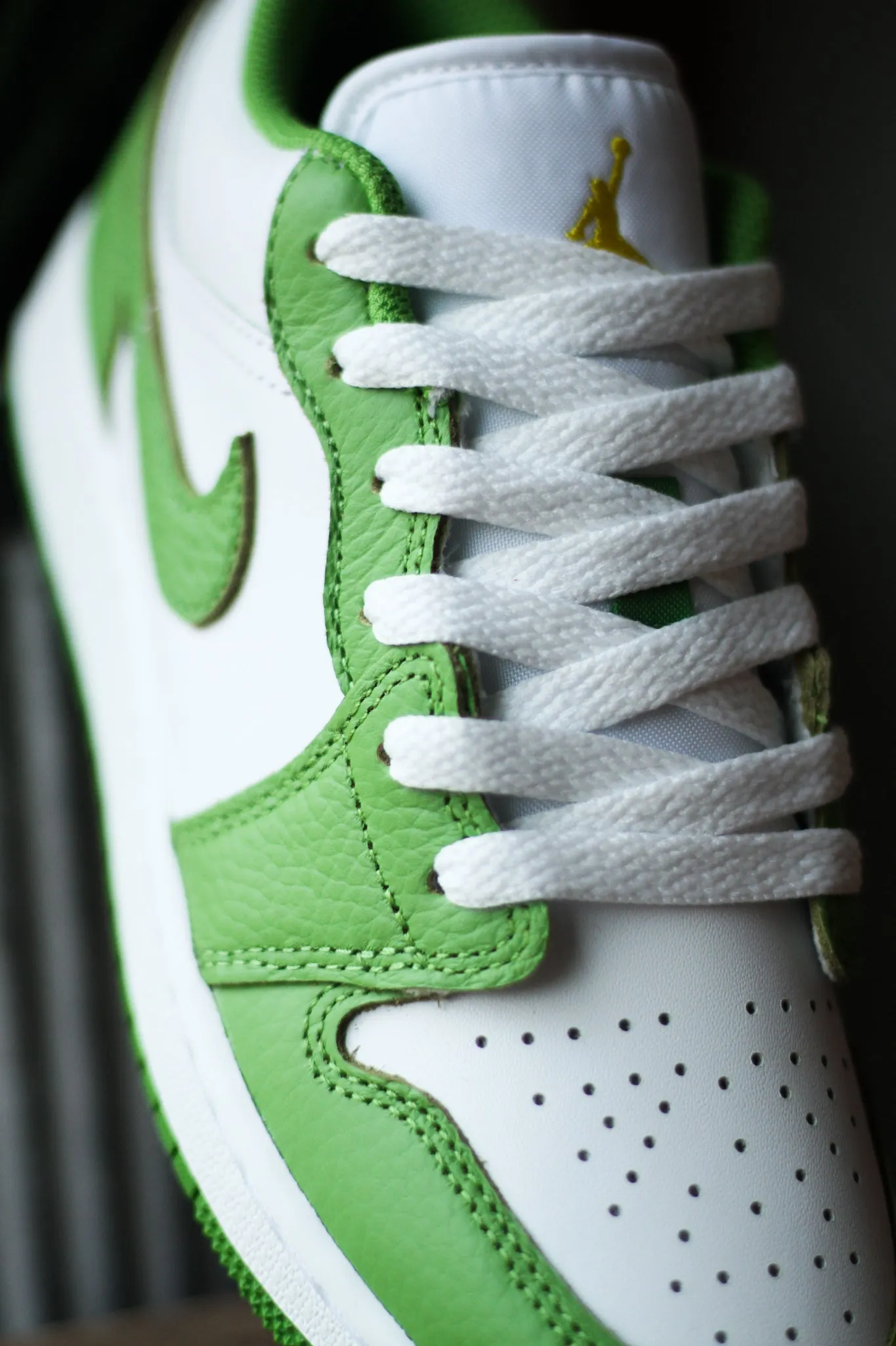 AIR JORDAN 1 LOW SE (GS) "CHLOROPHYLL"