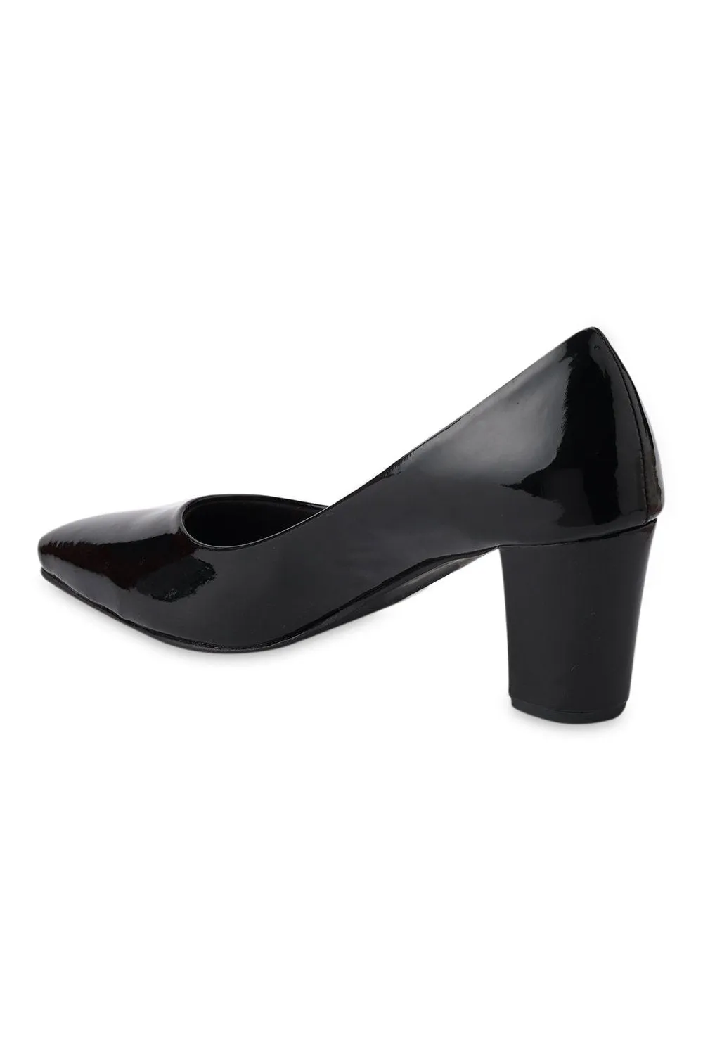 SOLES Classic Black Closed-Toe Shoes