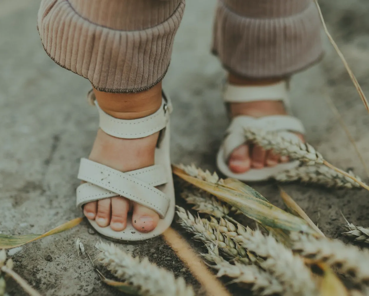 Tobi Sandals | Cream Leather