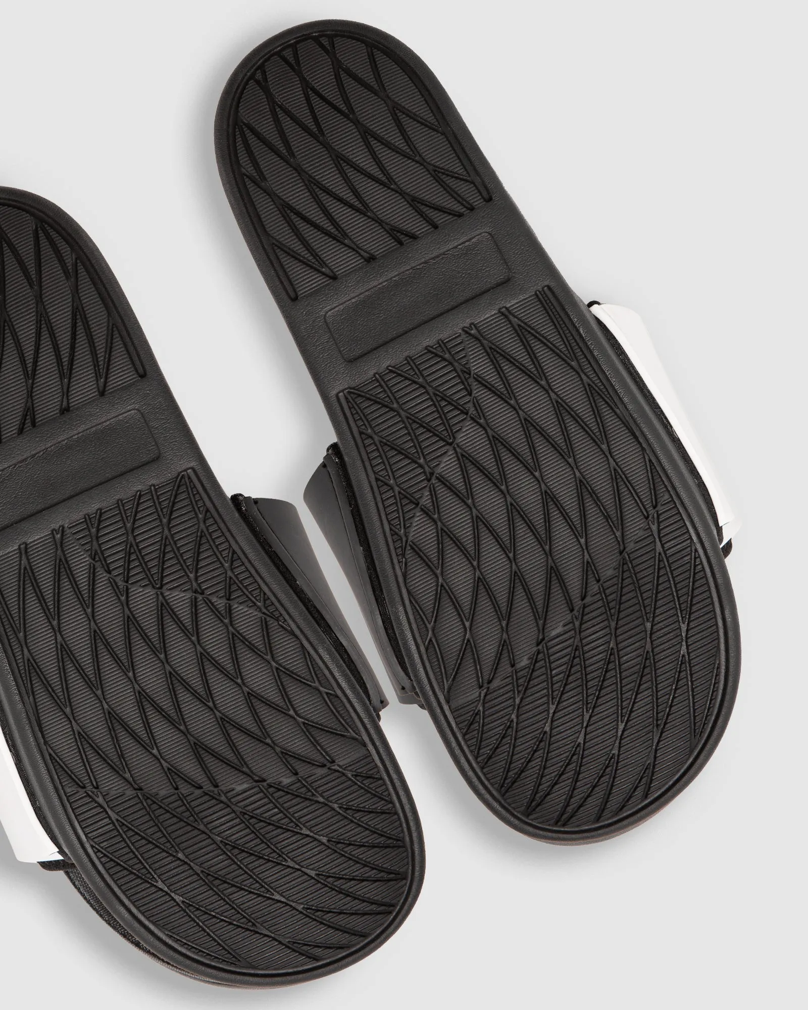 UNIT Mens Laid-Back Slides