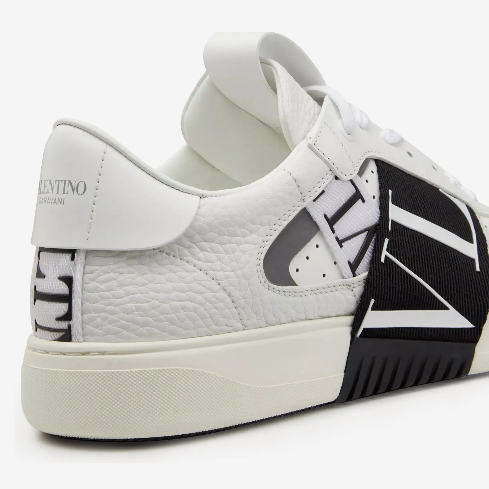 Valentino Garavani Low-Top VL7N Bands Sneaker