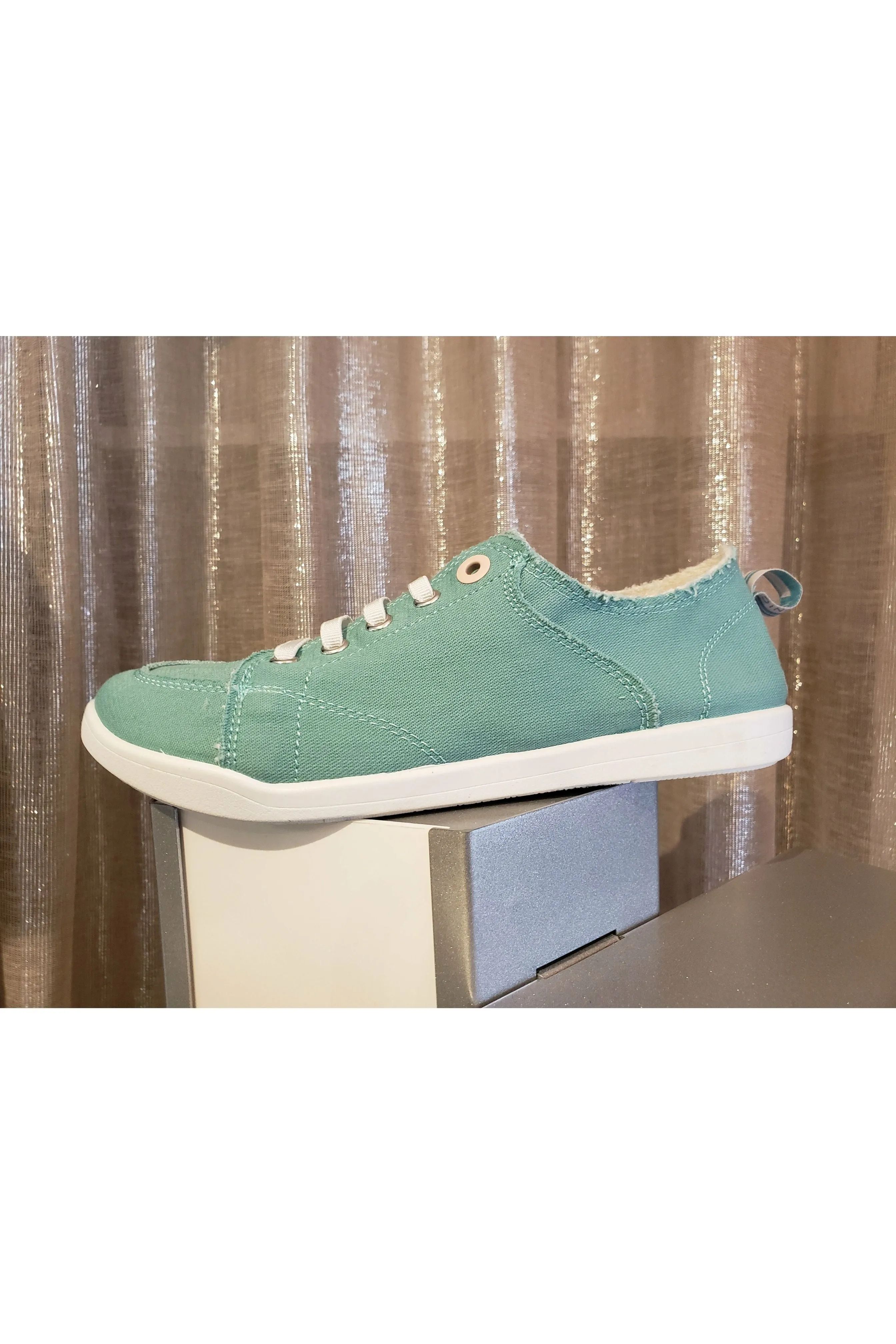 Vionic Venice Canvas Sneakers - Style Pismo CNVS